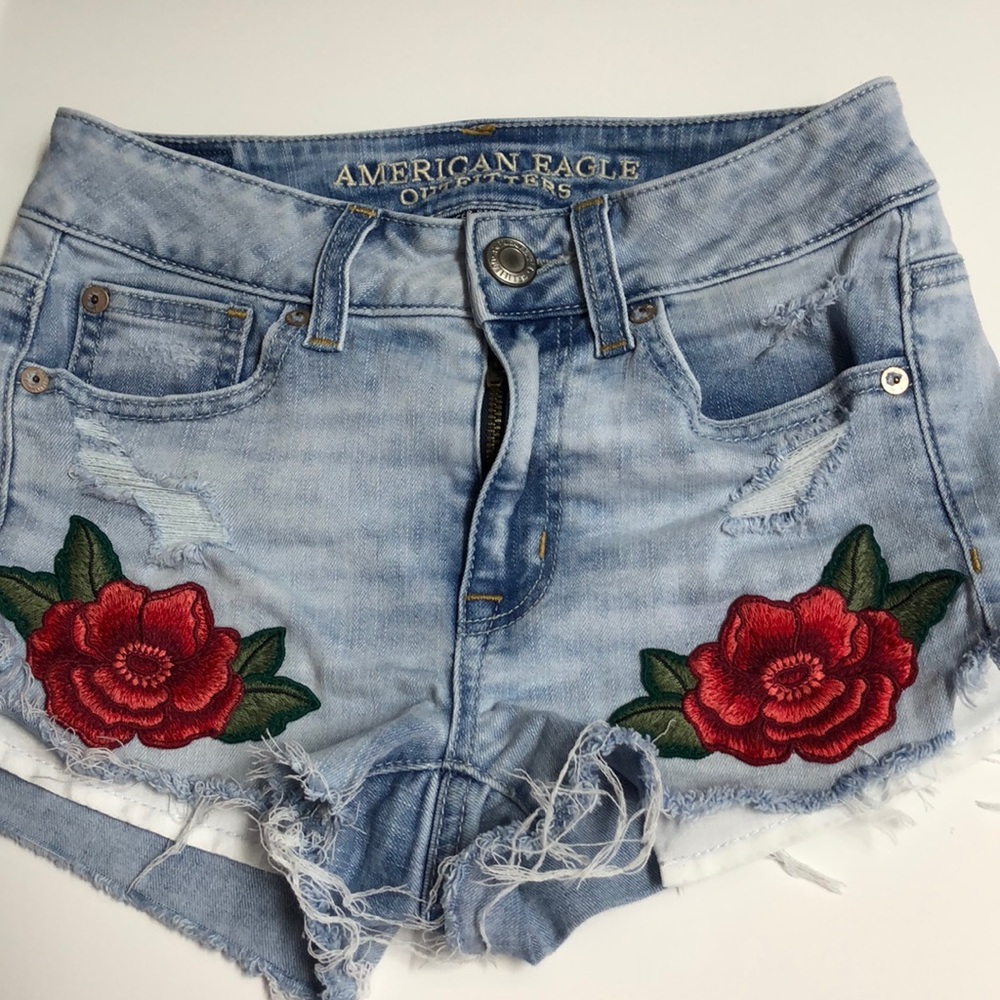 Woman’s embroided shorts